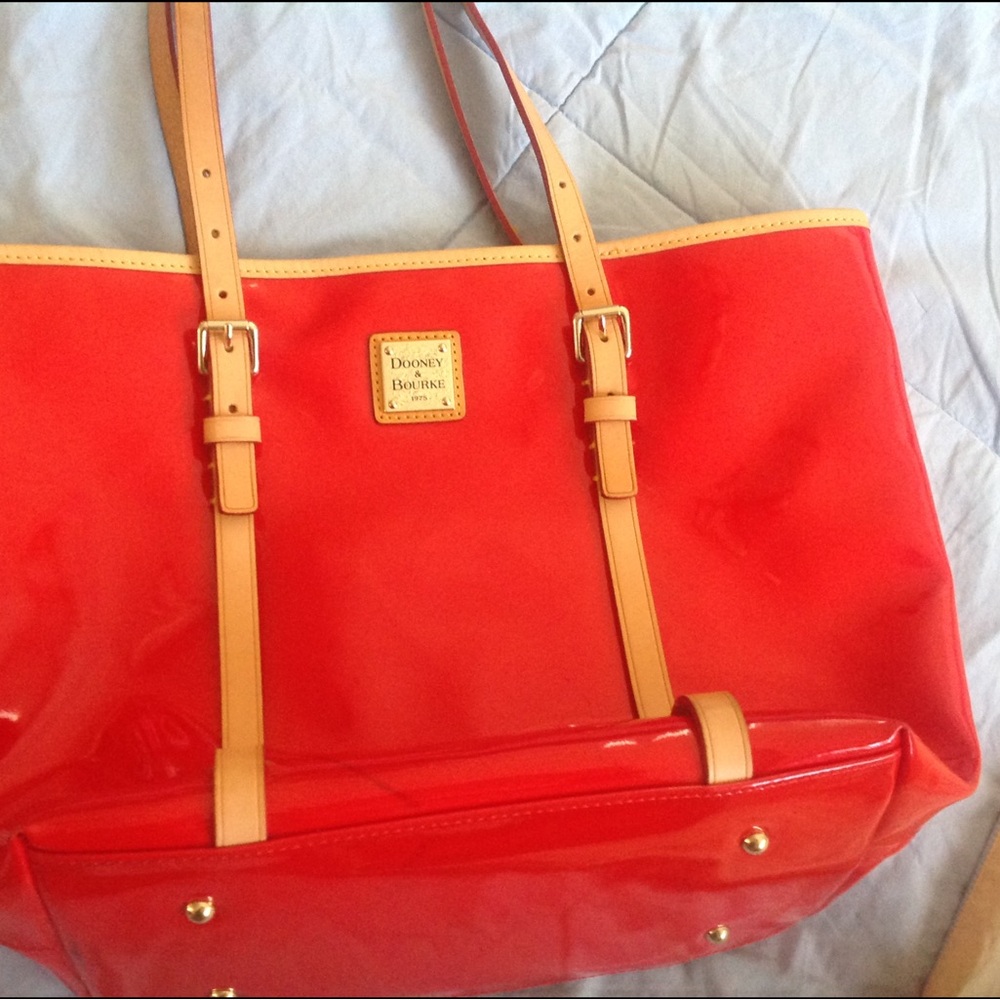 Red D&B tote bag